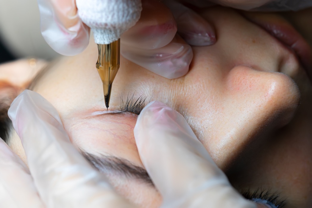 Micropigmentación en ojos