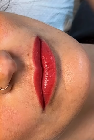 Micropigmentación en labios